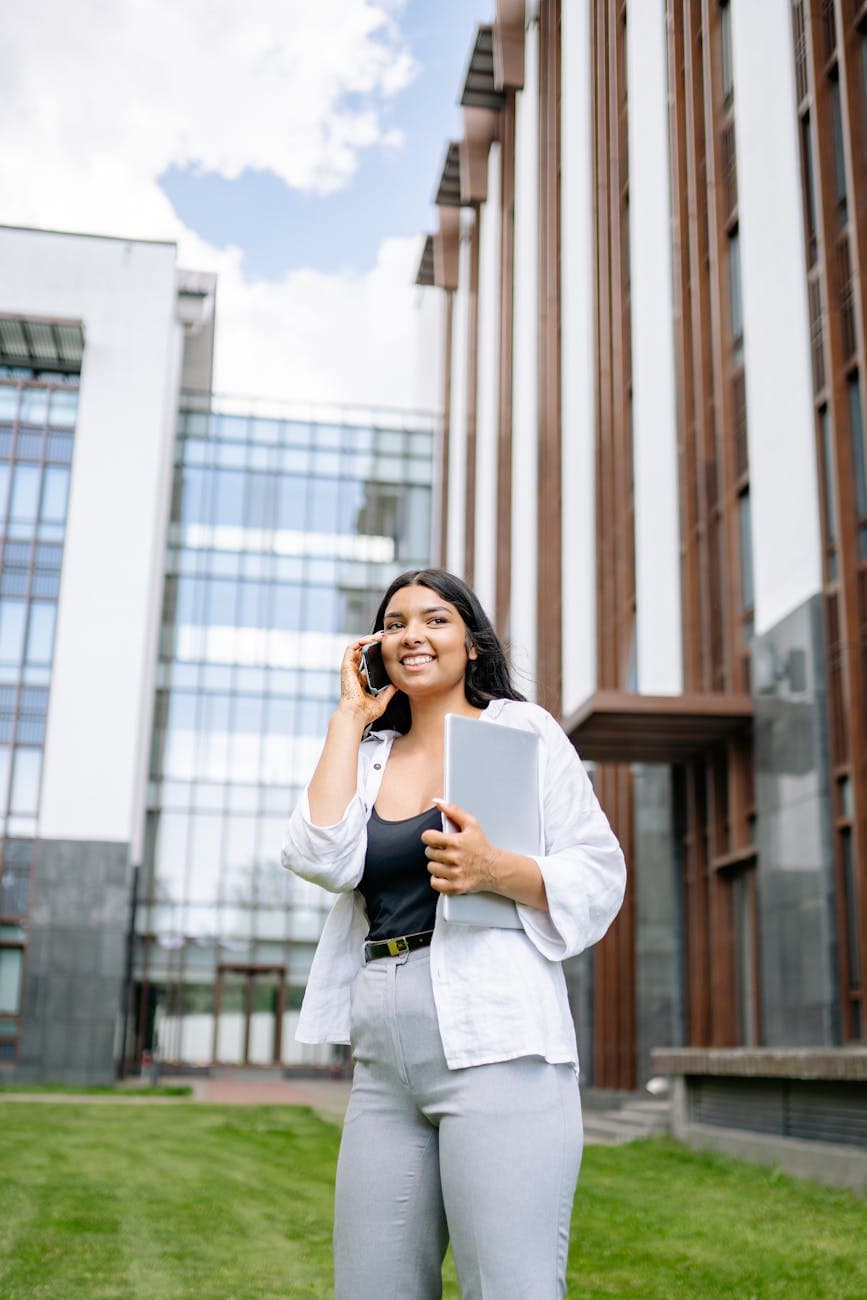 Indian small business owner deciding to migrate her Instagram store from dm2buy to SitesPlaced
