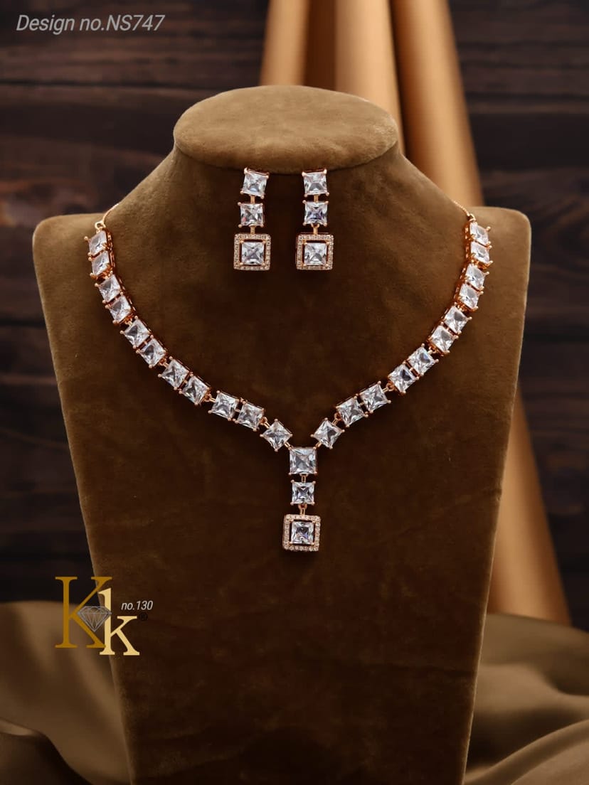 KK ROSEGOLD NECKLACE SET - Image 1