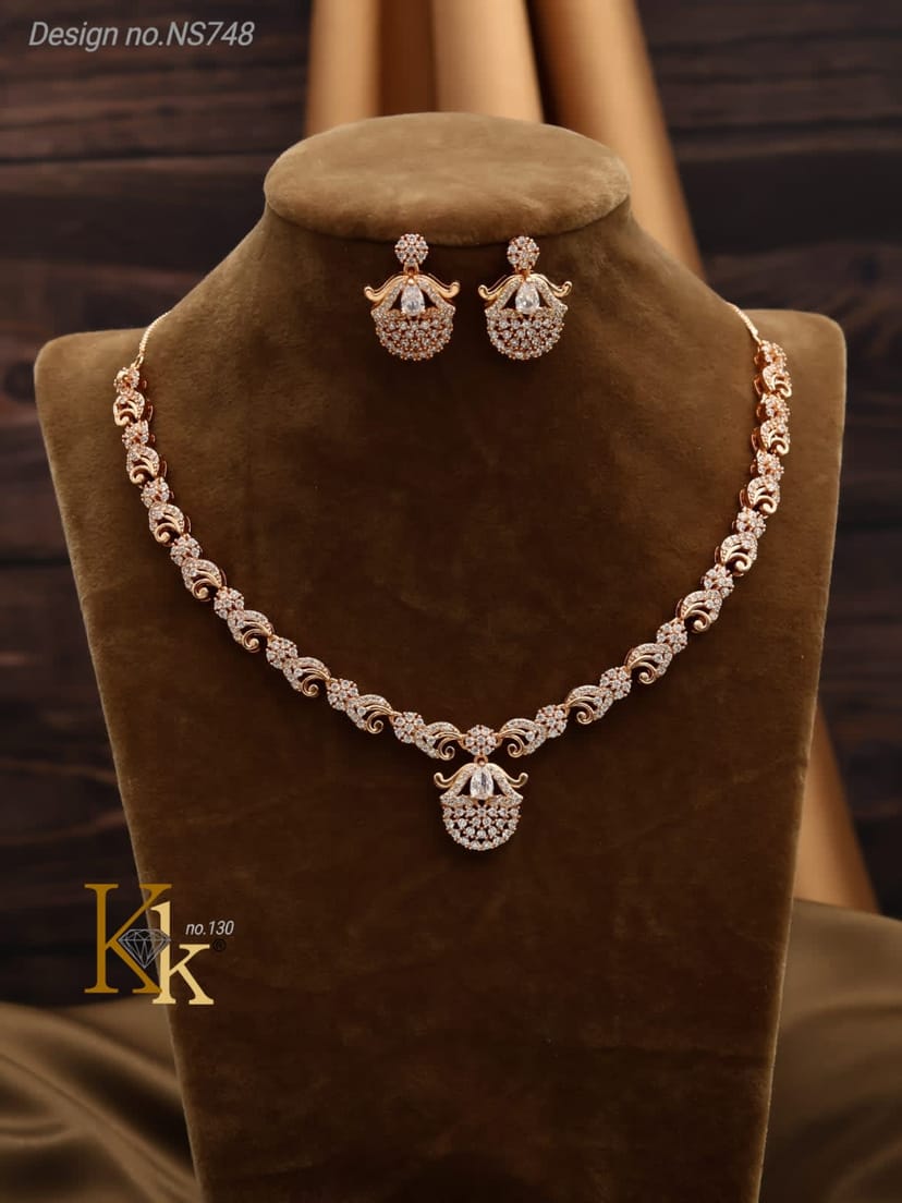 KK ROSEGOLD NECKLACE SET - Image 1