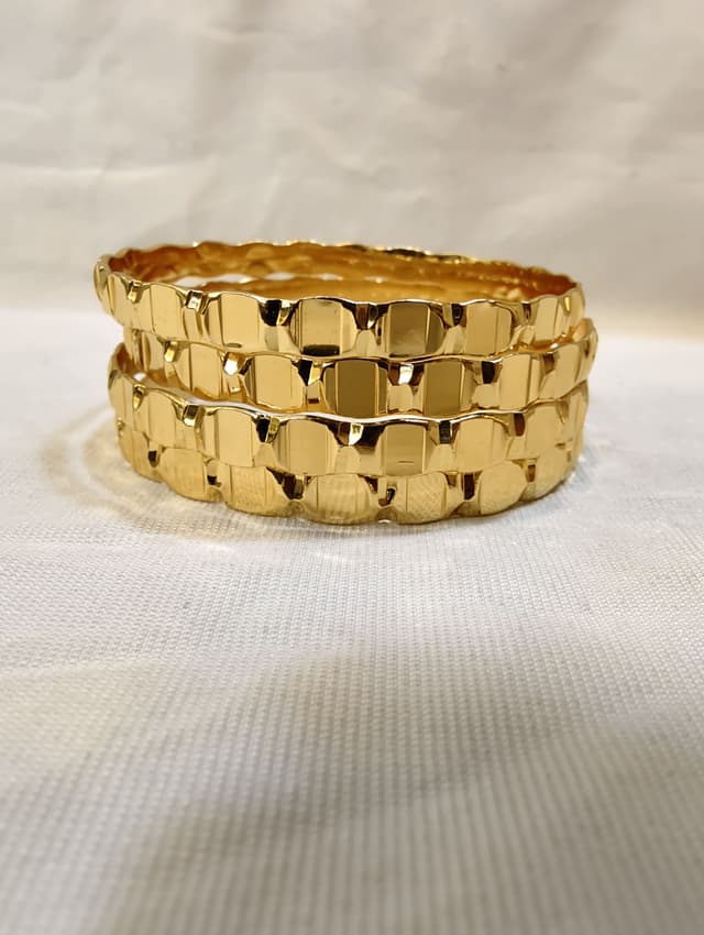 Vellora Jewels Micro Gold Plated Scalloped Facet Bangles | Daily Wear | Sizes 2.4, 2.6, 2.8