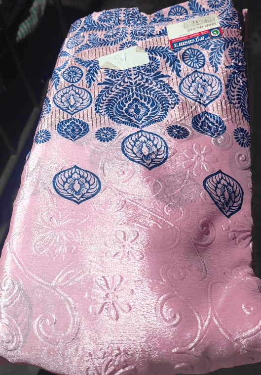 பிங்க் எம்போஸ்டு டிசைனர் புடவை (Pink Embossed Designer Saree) - Image 1